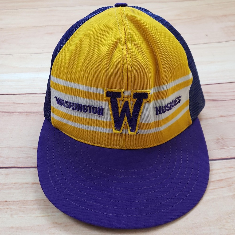 Vintage Washington Huskies Hat Cap Snap Back Mens X-Large NCAA Trucker Purple